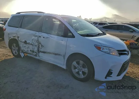 2020 Toyota Sienna Le z USA, uszkodzony, nr VIN 5TDKZ3DC2LS065065